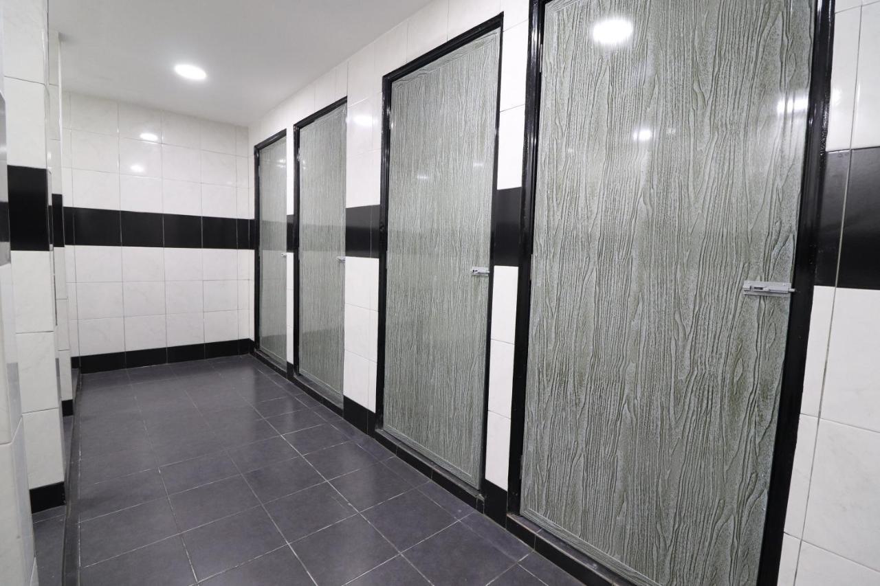 Jc Space Capsule Hotel Kuah Exterior photo